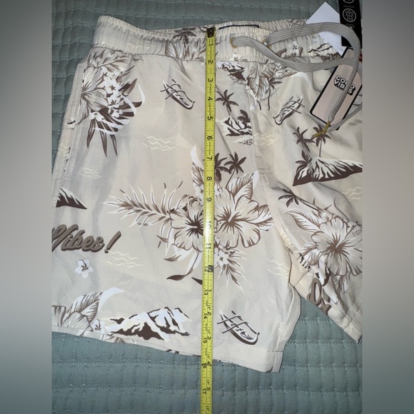 Good Vibes Beige/Brown 3 way stretch tropical swim Shorts. Size M. NWT - Picture 12 of 16